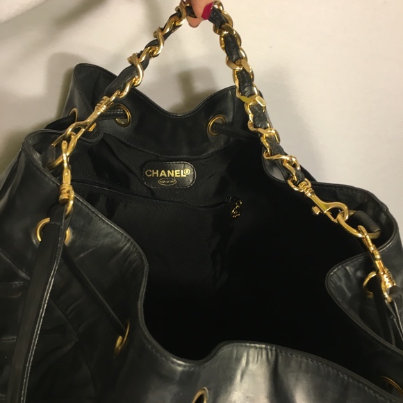 CHANEL Quilted XL CC travel bucket bag Handbag - Picture 7 of 8